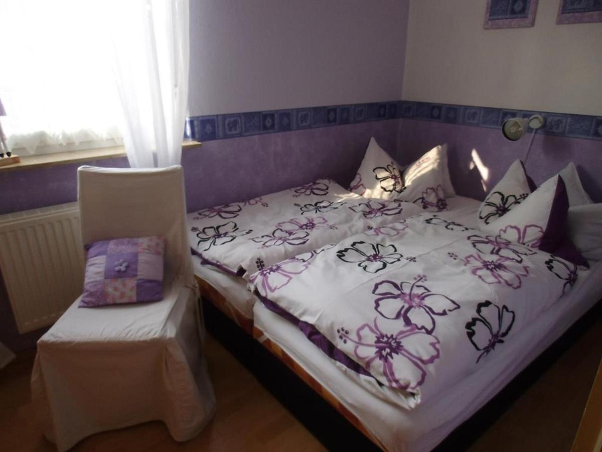 Ferienwohnung Tschitschmann Наумбург Екстериор снимка